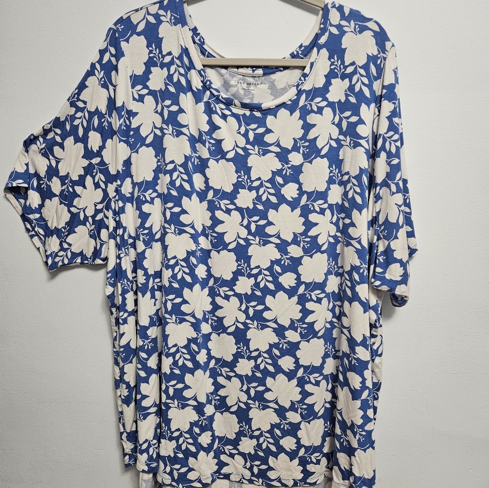 30/32 short sleeve Lane Bryant tee